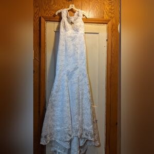 NWT Ballbella Brand Trumpet/Mermaid Style Lace Backless Wedding Gown 10/12?